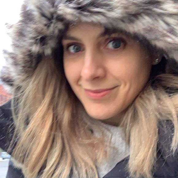 Meet your Posher, Alexandra - Picture 1 of 1